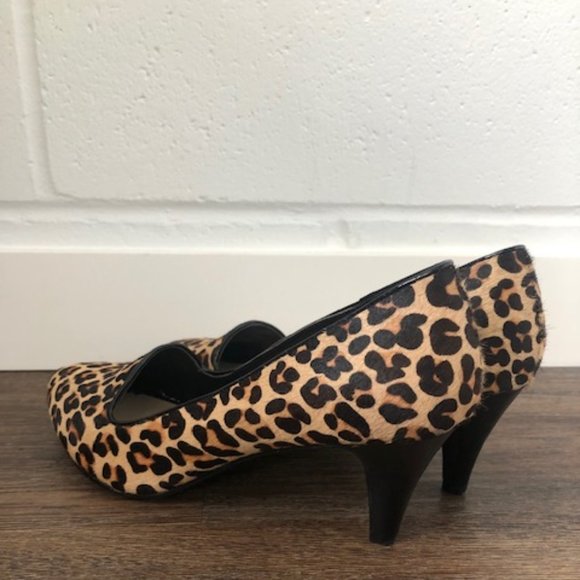 Nine West Faux Fur Leopard Print Pumps - Picture 4 of 7